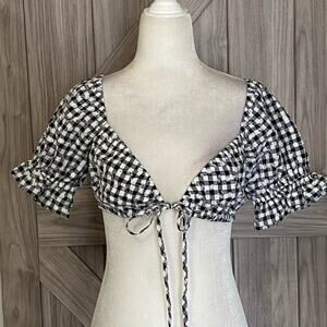 NWT Le Lis Black and white tie front top with embroidered flowers